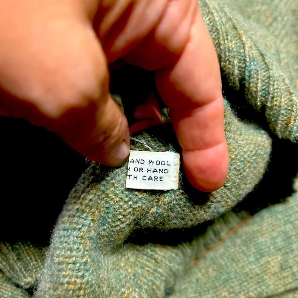 Vintage Women’s Clansman Scottish Shetland 100% Wool Sweater size L Green. - Picture 3 of 11